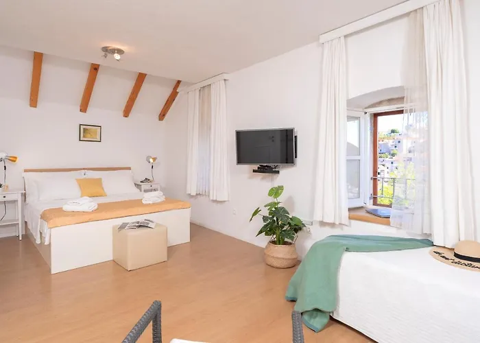 The Bastion - Zf Hvar Apartmán *